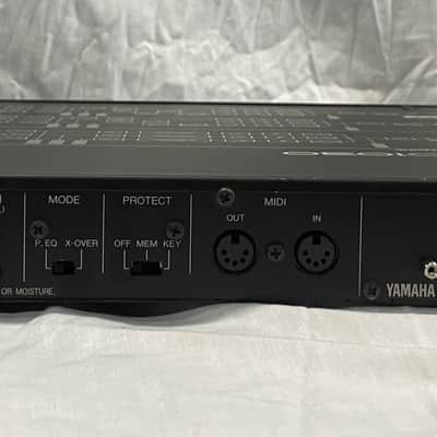 Yamaha D1030 Digital Delay Line Equalizer 3 Ch Out, Vintage Rack - Good image 2