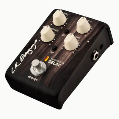 LR Baggs Align Series Delay Acoustic Pedal Bundle w/ 12x Picks and Liquid Audio Polishing Cloth image 2