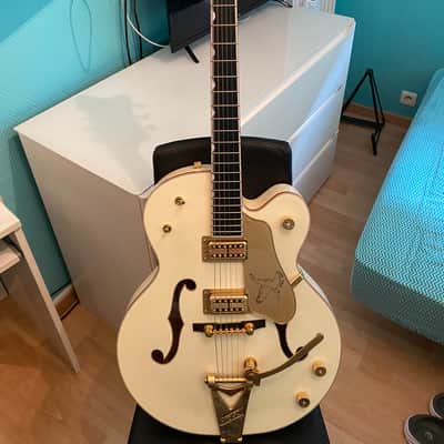 Gretsch G6136T-59 Vintage Select '59 Falcon with Bigsby 2016 - Present - Vintage White image 1
