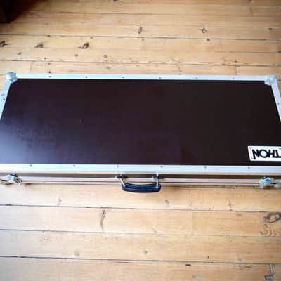 Roland Juno-106 + Flight Case (1984) Mint ! image 2