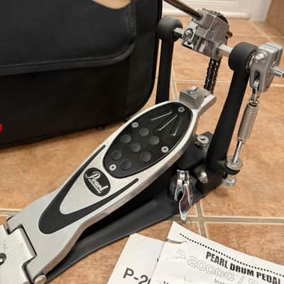 Pearl Eliminator Single Kick Pedal w Case + Accessories Cams Like New P2000C // Bass Drum image 2