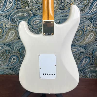 Fender Limited Edition Vintera III Late '50s Stratocaster White Blonde w/Gig Bag image 5