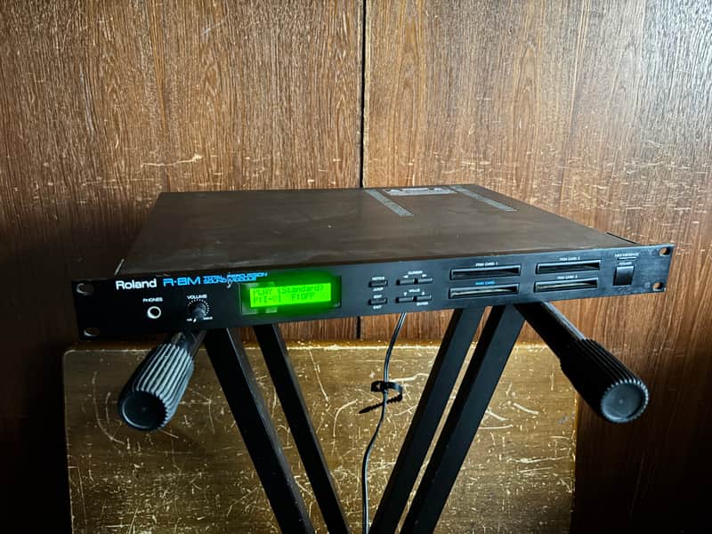 Roland R-8M total percussion sound module 1U-rack module New internal battery image 1
