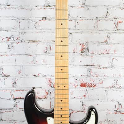 Fender - Stratocaster Deluxe Plus Electric Guitar, 3TB - w/OHSC - x6928 - USED image 3