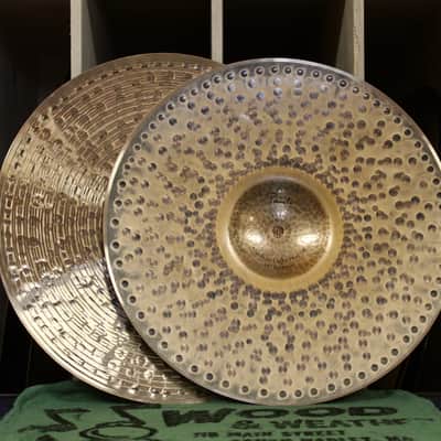 Paiste 14" Signature Traditionals Med Light Hi-Hats 931/1203g image 4