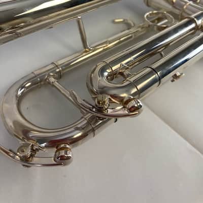 Getzen 907S Eterna Proteus Bb Trumpet – Silver Plated – Professional Model – Like New – w/ Case SM#3655 image 4