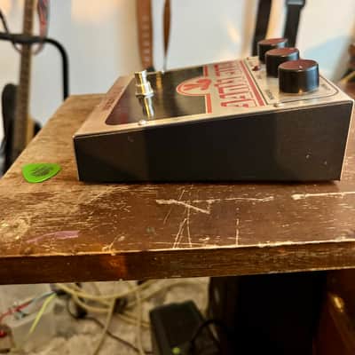 Electro-Harmonix Big Muff Pi 2000 - Present - Silver / Black / Red image 2