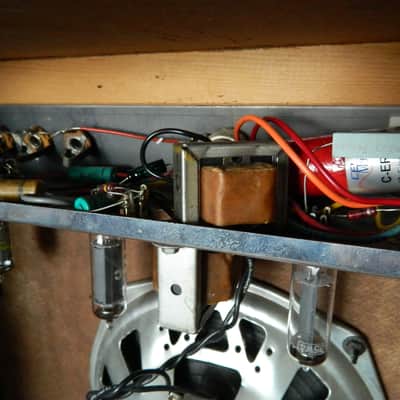 Airline tube amplifier GHC 9028A 8"speaker, similar to Harmony, mid-60's, works image 5