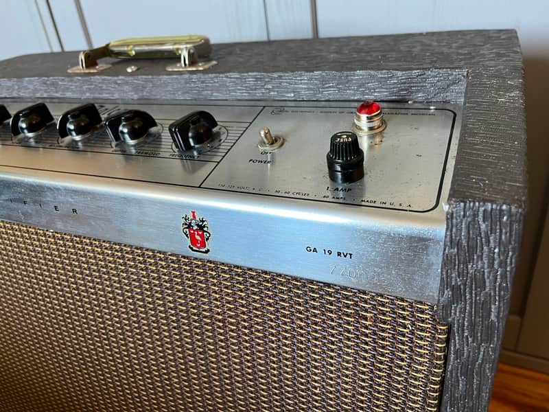 Gibson GA-19RVT Falcon 15-Watt 1x12" Guitar Combo 1962 - 1967 - Brown image 1