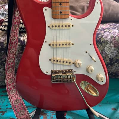 Fender Limited Edition '50s Stratocaster with Maple Fretboard, Gold Hardware 2017 - Fiesta Red image 6