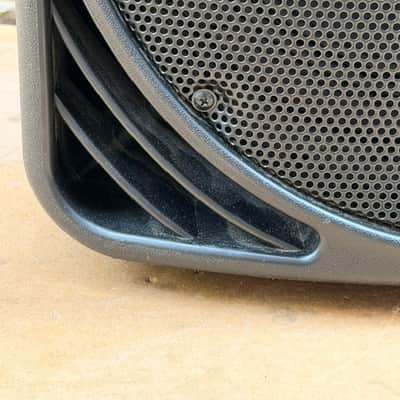 Mackie SRM450 v3 12" 1000W High-Definition Powered Loudspeaker (Single); Floor Example image 5