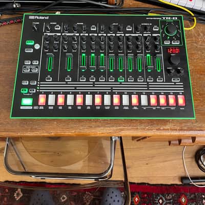 Roland AIRA TR-8 Rhythm Performer Drum Machine 2014 - Present - Black