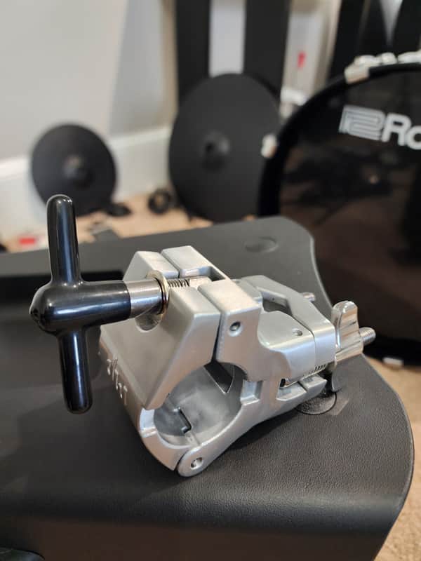 DW DWSMRKC15V 1.5" to V Drum Rack Clamp 2010s - Grey image 1