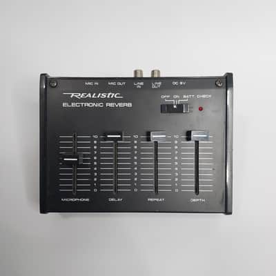 Realistic 32-1110 Desktop Electronic Reverb / Delay 1982 - 1989 image 2