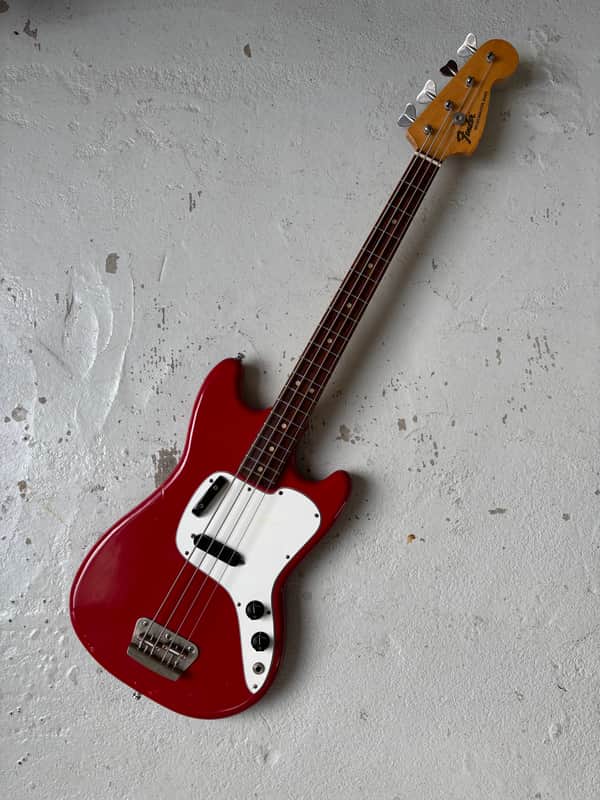 Fender Musicmaster Bass 1972 - 1975 - Dakota Red - Very Good