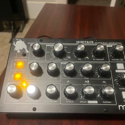 Moog Minitaur Rev2 TBP002 2012 - Present - Black image 2