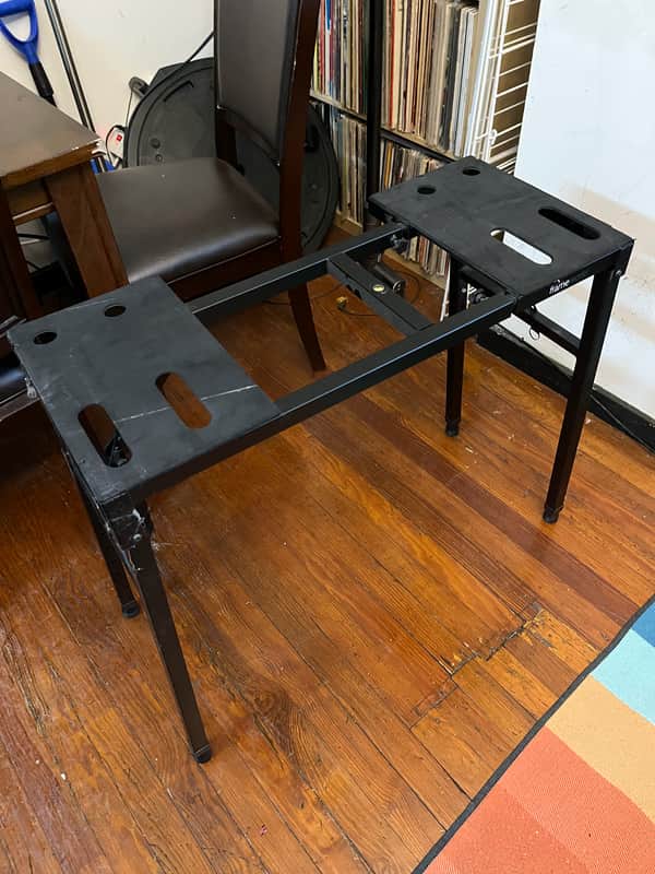 Gator GFW-UTILITY-TBL Frameworks Heavy-Duty Keyboard Table 2010s - Black image 1