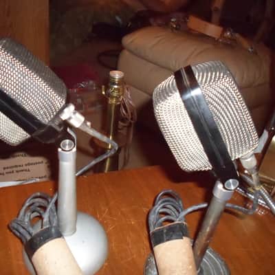 2 Vintage Realistic 33-989 Dynamic Cardoid Studio Two Sided Microphones w/ 2 matching Cords image 6