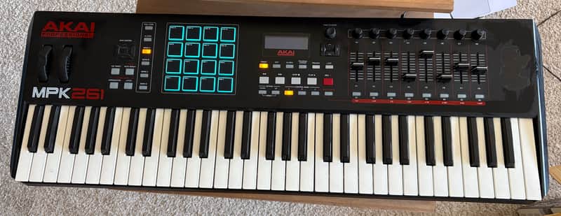 Akai MPK261 MIDI Keyboard Controller — For Parts/Repair, Screen Not Working 2010's - Black image 1