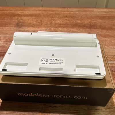 Modal Electronics Skulpt Synth SE 2025 - white/black image 6