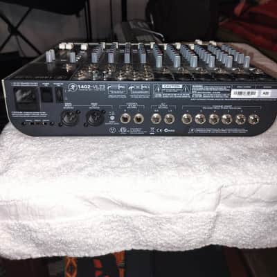 Mackie 1402VLZ4 14-Channel Mic / Line Mixer 2014 - Present - Black image 4