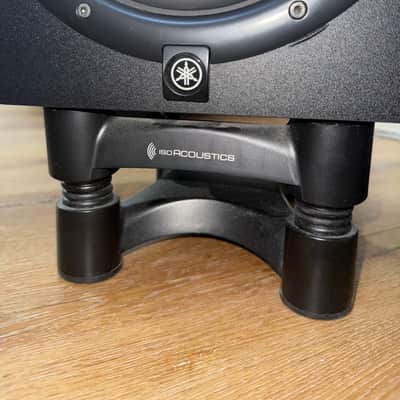 Yamaha HS8 Powered Studio Monitor (Pair) with IsoAcoustics stands image 3