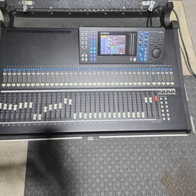 Yamaha LS9-32 DIGITAL MIXER, ROAD CASE WITH DOGHOUSE image 3