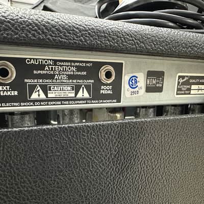 Fender '65 Twin Reverb Reissue 85-Watt 2x12" Guitar Combo 1991 - Present - Black image 8