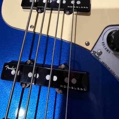 Fender American Ultra Jazz Bass with Maple Fretboard 2019 - Present - Cobra Blue image 2