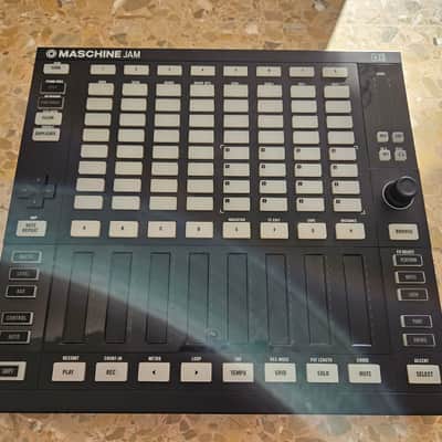 Native Instruments MASCHINE JAM Production & Sequencing Controller