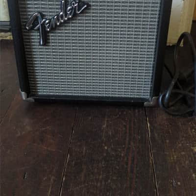 Fender Frontman 10G 10-Watt 1x6" Guitar Practice Amp 2007 - Present - Black image 1