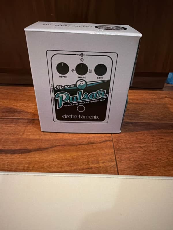 Electro-Harmonix Stereo Pulsar Analog Tremolo 2007 - Present - Blue image 1