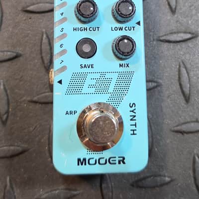 Mooer E7 Synth 2020 - Blue Synthesizer image 2