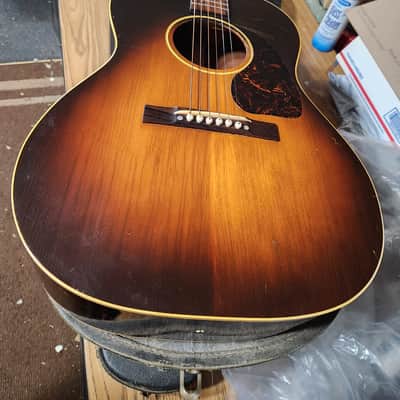 Gibson LG-2 1946 - 1949 - Sunburst image 2