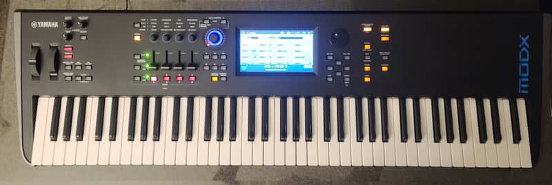 Yamaha MODX7 Synthesizer