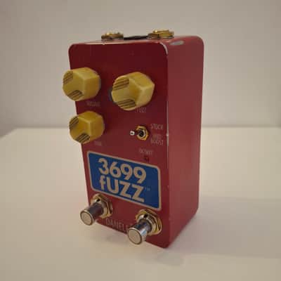 Danelectro The 3699 Fuzz 2020 - Red image 2