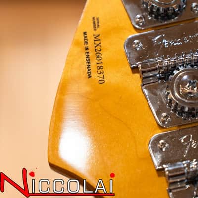 FENDER Vintera III Early '70s Jazz Bass Rosewood Fingerboard, 3-Color Sunburst image 14