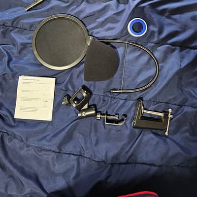 Microphone with free Sennheiser HD206 headphones +  InnoGear Mic stand image 17