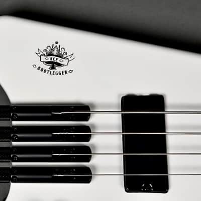 BootLegger Guitar Ace  Gen 1 Headless Bass White 7.8 Pounds White Stiletto Case &  Flask image 7