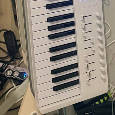 Arturia Keylab Essential 61 2026 - White