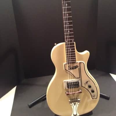 Vintage 1961 Supro image 7