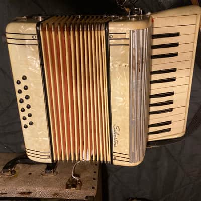 Silvertone Accordion Vintage White Pearl image 3