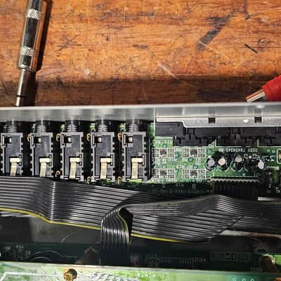 Roland JV-1080 Synthesizer Module with issues image 7