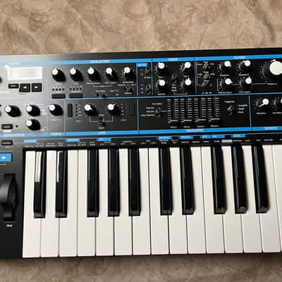 Novation Bass Station II 25-Key Monophonic Synthesizer 2013 - Present - Black - With Bonus Custom Dust Cover