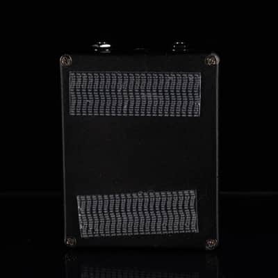 Used Voodoo Lab Microvibe Vibe Pedal With Box image 3