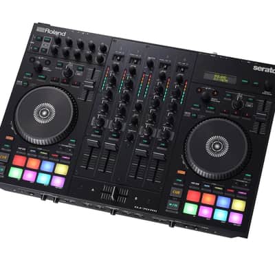 Roland DJ707M DJ Controller w Drum Machine, Vocal & Regular FX, Soundcard/Audio Interface, SERATO ready, & more extra features image 5