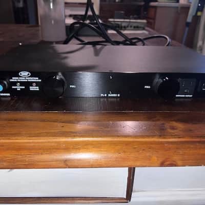 Furman PL-8 Series II Power Conditioner - 8 Outlets, W/ Lights image 1