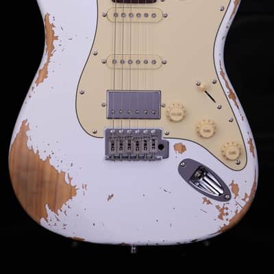 Dhatarattha HSS Strat-Style – White Nitro Relic image 3