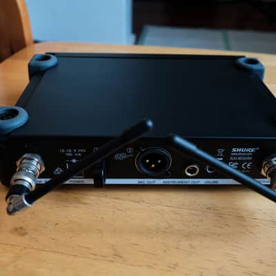 Shure SLX14 Wireless Guitar System - H19 Band - Black image 5