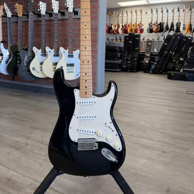 Fender MIM/Squier SE Stratocaster image 2